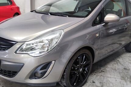 Opel Corsa 87.200 km 4.990 &euro; Paderborn 33100