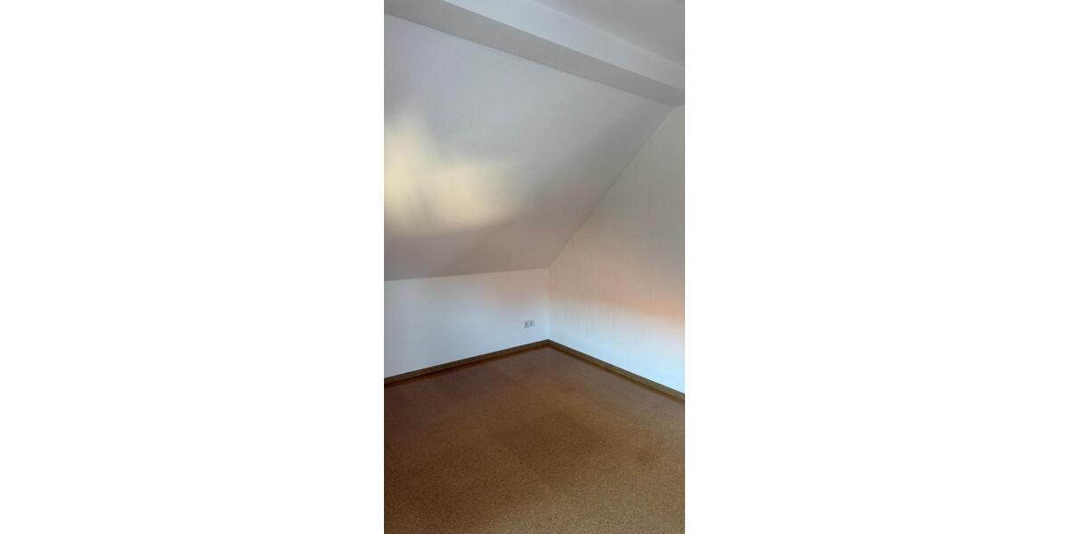 Dachgeschoßwohnung Gütersloh Kattenstroth - 4 Zimmer, 120 m&sup2;, 900&euro; | Angebot:25417285