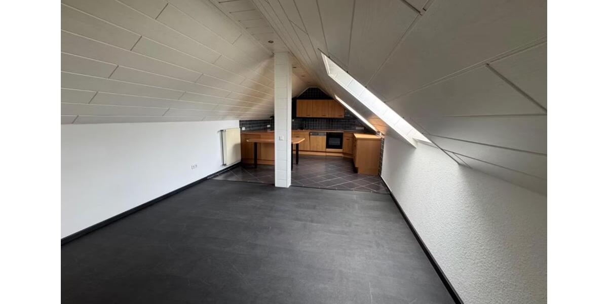 Dachgeschoßwohnung Delbrück - 4 Zimmer, 155 m&sup2;, 1.200&euro; | Angebot:26496379
