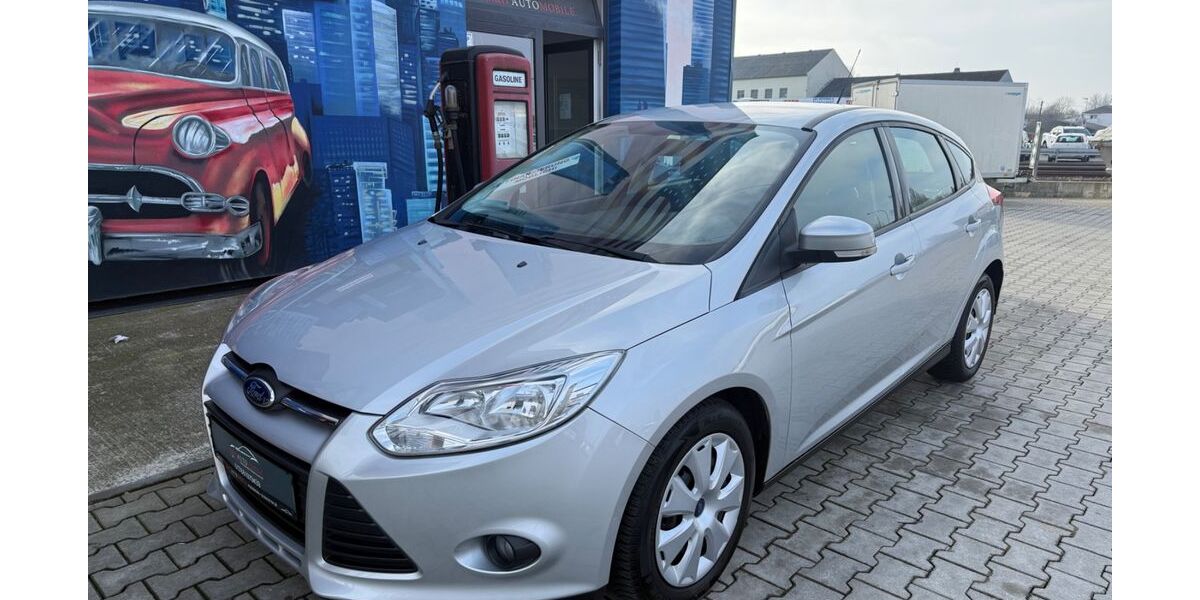 Ford Focus 77.000 km 7.399 &euro; Paderborn 33104