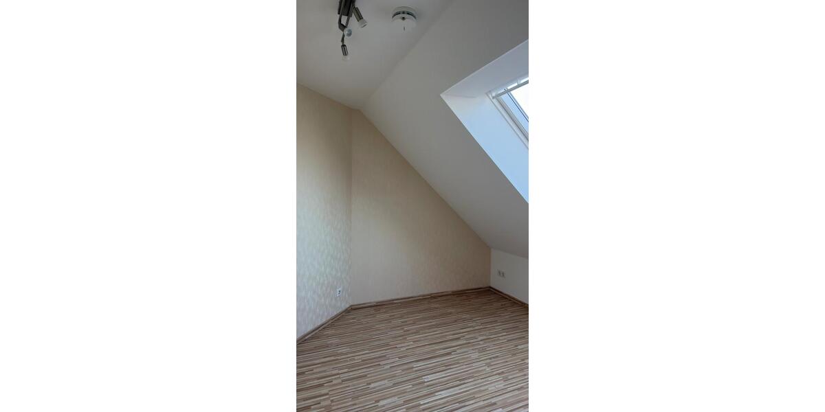 Dachgeschoßwohnung Gütersloh Kattenstroth - 4 Zimmer, 120 m&sup2;, 900&euro; | Angebot:25417285