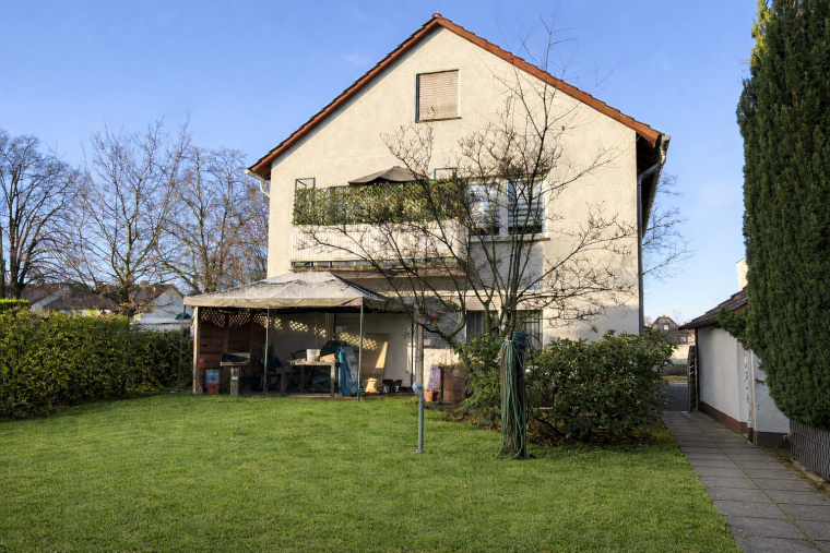 Einfamilienhaus Gütersloh Kattenstroth - 8 Zimmer, 186 m&sup2;, 380.000&euro; | Angebot:27000506