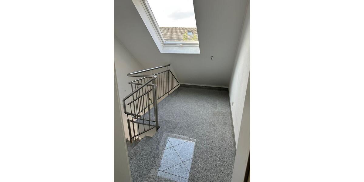 Dachgeschoßwohnung Rheda-Wiedenbrück Wiedenbrück - 4 Zimmer, 144 m&sup2;, 1.400&euro; | Angebot:26702990