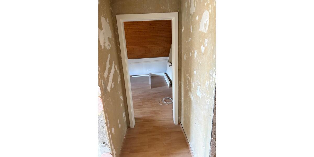 Dachgeschoßwohnung Delbrück - 2.5 Zimmer, 80 m&sup2;, 640&euro; | Angebot:26048076