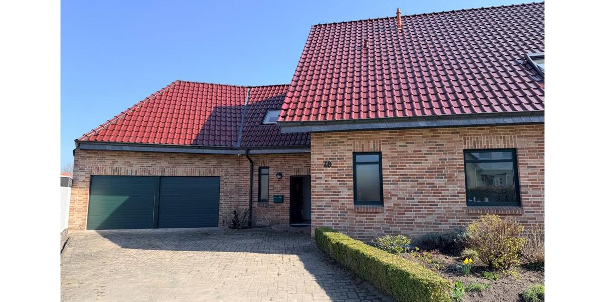 Doppelhaushälfte Bad Wünnenberg - 5 Zimmer, 190 m&sup2;, 1.600&euro; | Angebot:25844201