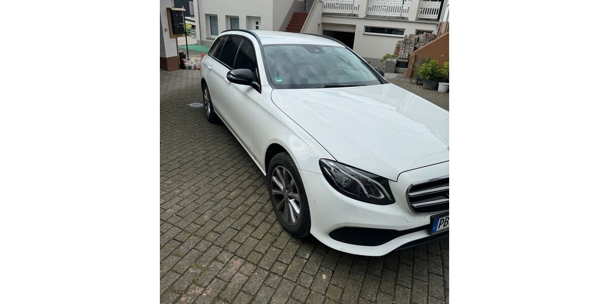 Mercedes-Benz E 200 88.000 km 18.500 &euro; Paderborn 33098
