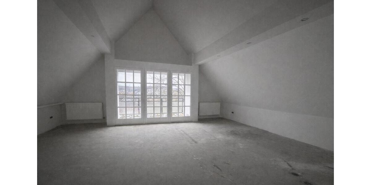 Dachgeschoßwohnung Warstein - 3 Zimmer, 125 m&sup2;, 900&euro; | Angebot:25396348