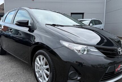 Toyota Auris 109.000 km 8.999 &euro; Anröchte 59609