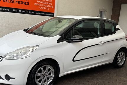 Peugeot 208 92.000 km 5.500 &euro; Möhnesee-Körbecke 59519
