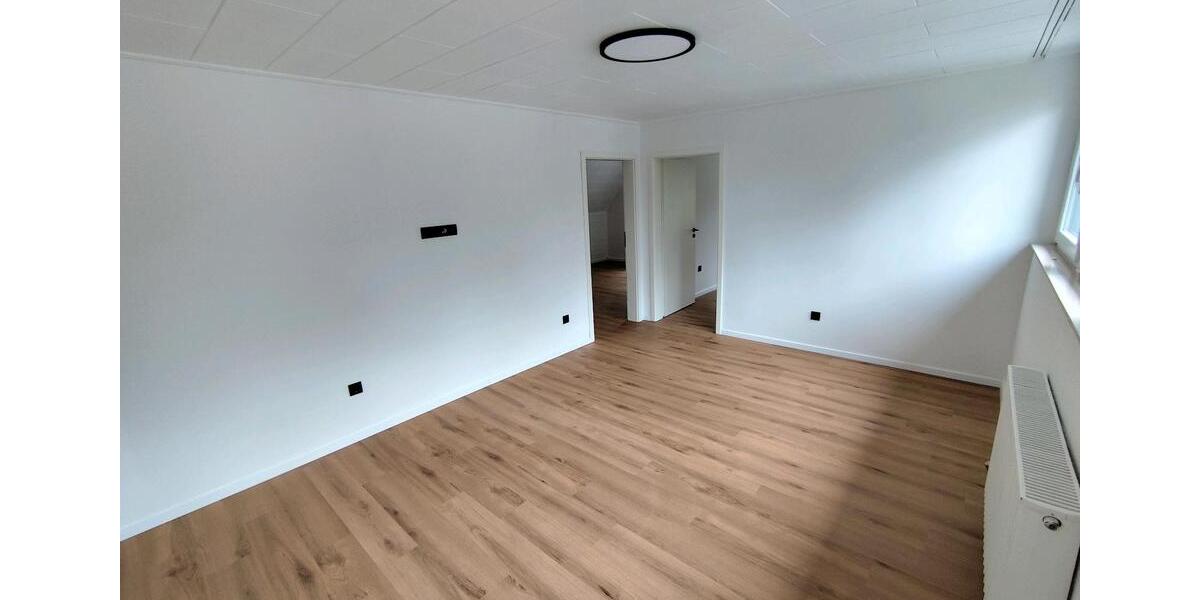 Dachgeschoßwohnung Erwitte - 4 Zimmer, 90 m&sup2;, 939&euro; | Angebot:26701737