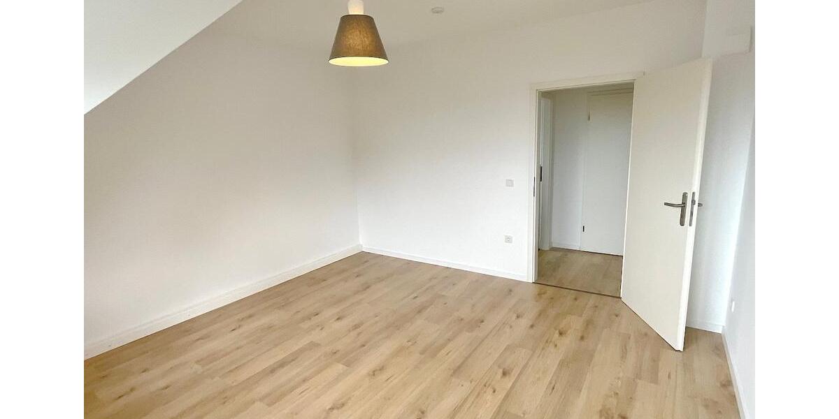 Etagenwohnung Paderborn - 3 Zimmer, 100 m&sup2;, 990&euro; | Angebot:25920224