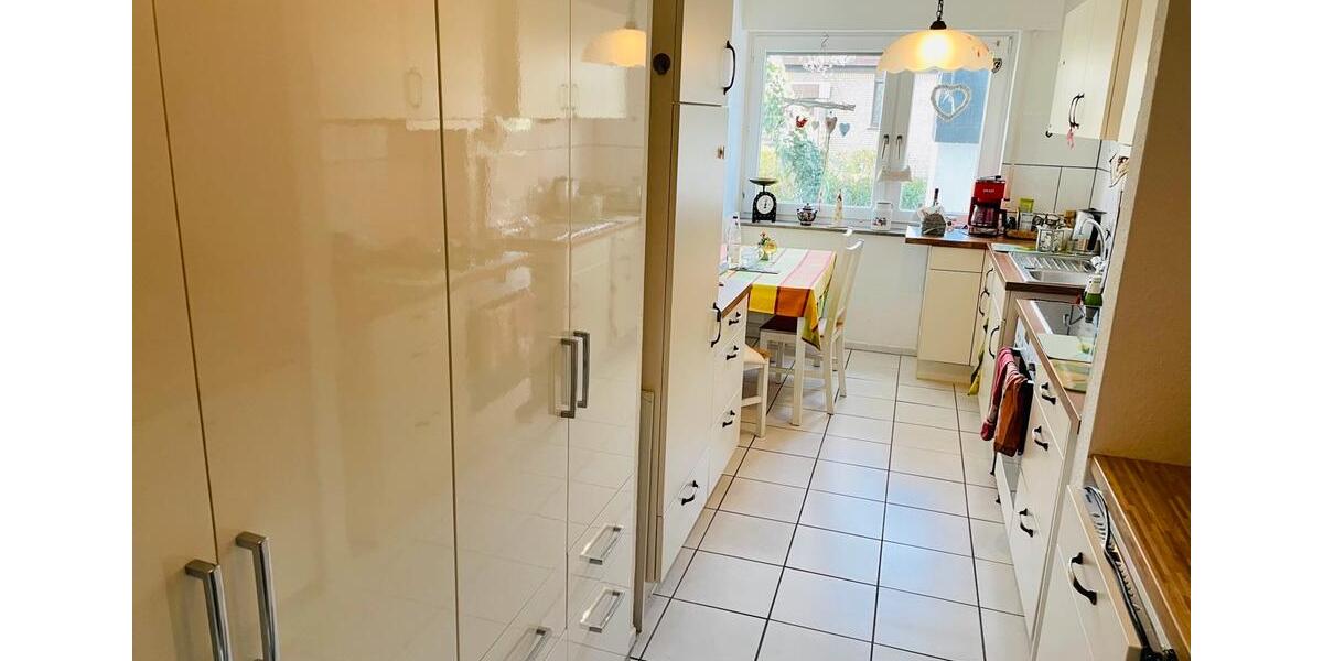 Erdgeschoßwohnung Bad Sassendorf - 3 Zimmer, 120 m&sup2;, 750&euro; | Angebot:24872641