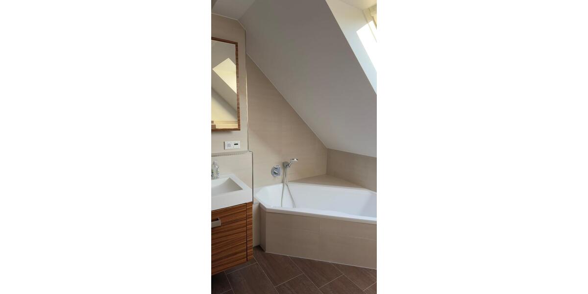 Dachgeschoßwohnung Gütersloh Kattenstroth - 3.5 Zimmer, 120 m&sup2;, 900&euro; | Angebot:26532521