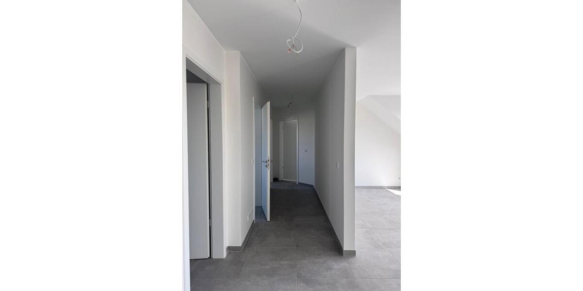 Dachgeschoßwohnung Lippstadt Garfeln - 3 Zimmer, 77 m&sup2;, 848&euro; | Angebot:26248415