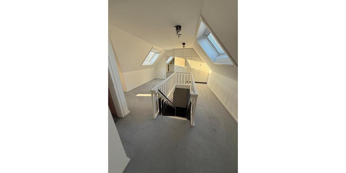 Doppelhaushälfte Soest - 6 Zimmer, 200 m&sup2;, 2.400&euro; | Angebot:25857395