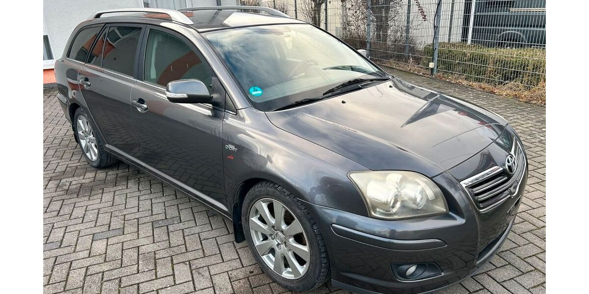 Toyota Avensis 211.000 km 1.200 &euro; Lippstadt 59557
