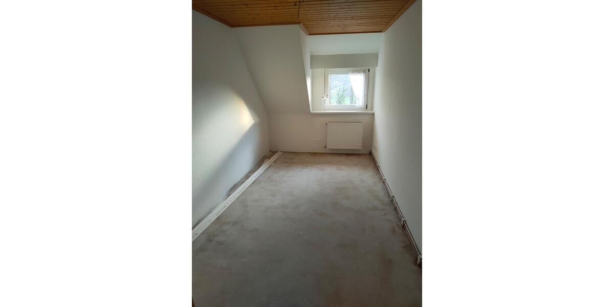 Dachgeschoßwohnung Soest - 5 Zimmer, 100 m&sup2;, 900&euro; | Angebot:25591749