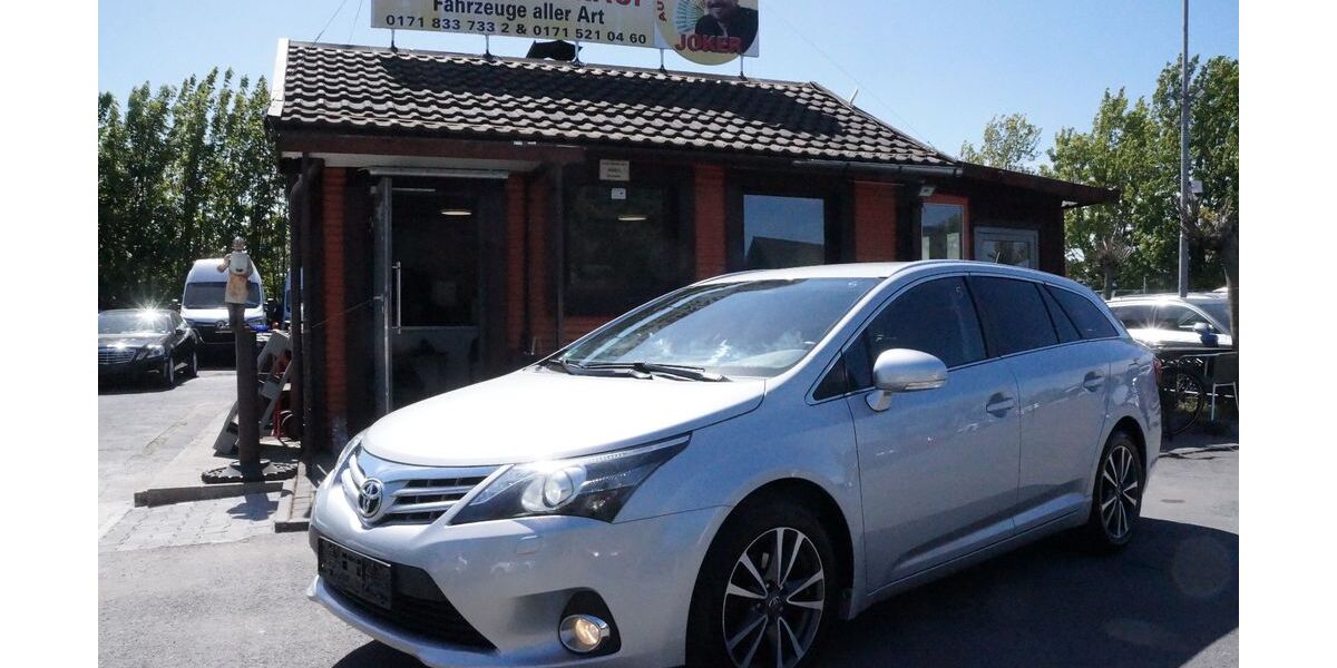 Toyota Avensis 174.937 km 7.990 &euro; Erwitte 59597
