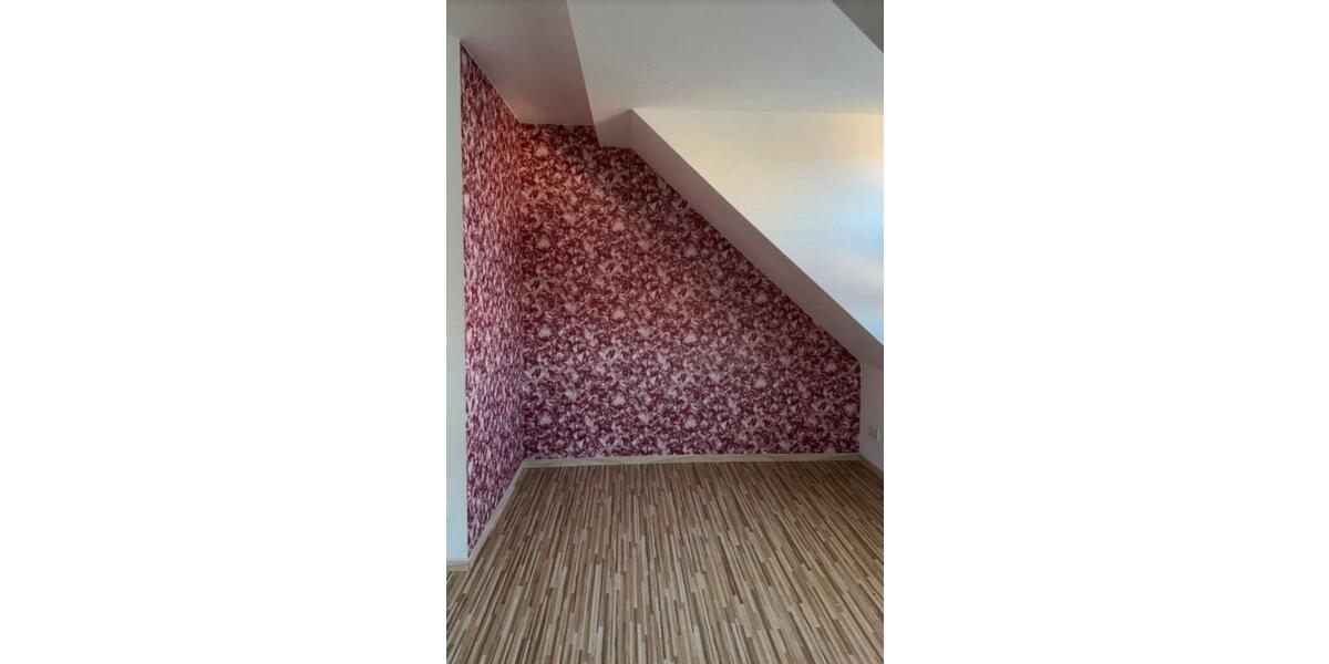 Dachgeschoßwohnung Gütersloh - 4 Zimmer, 120 m&sup2;, 900&euro; | Angebot:26689924