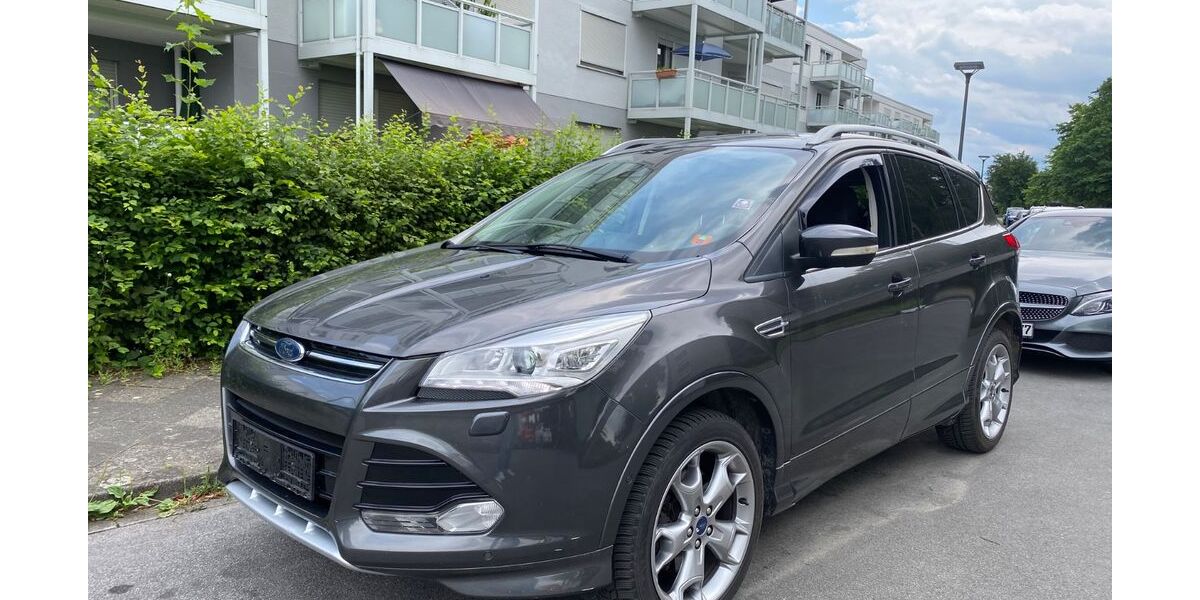 Ford Kuga 165.000 km 8.999 &euro; Lippstadt 59555