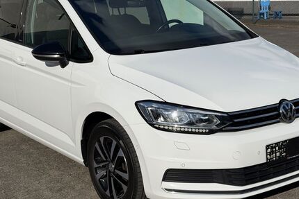 VW Touran 145.900 km 17.990 &euro; Gütersloh 33330