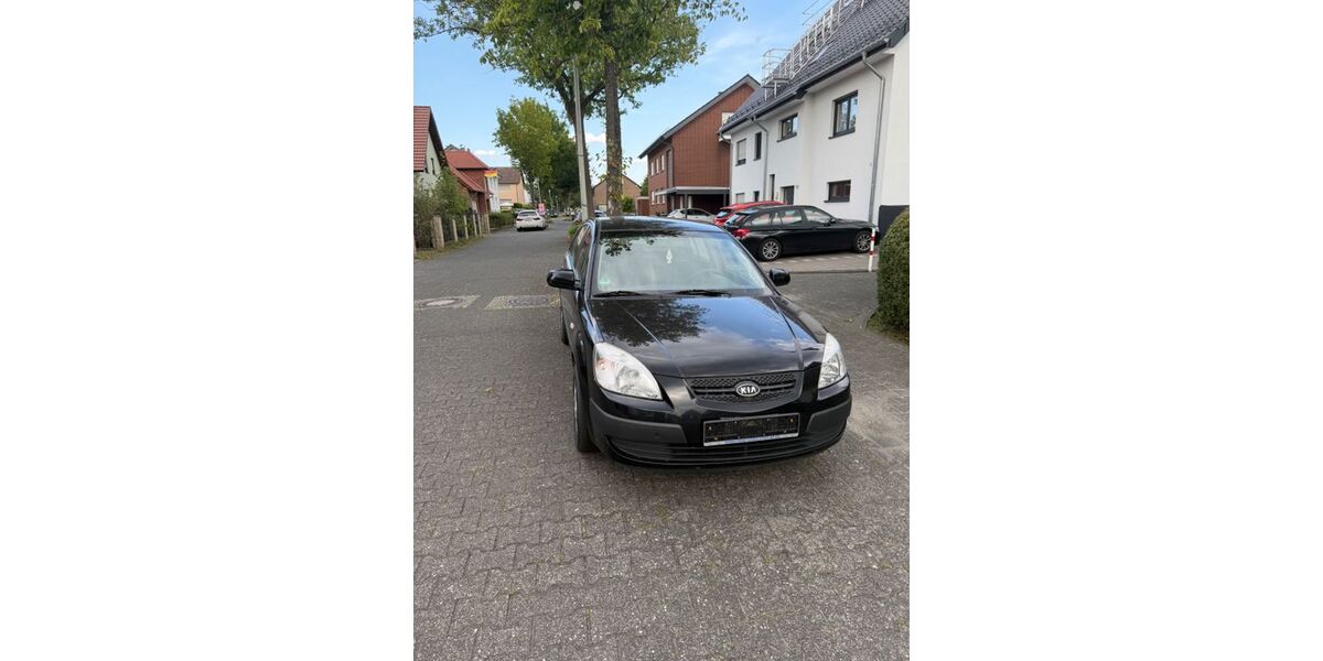 Kia Rio 168.000 km 1.400 &euro; Paderborn 33104