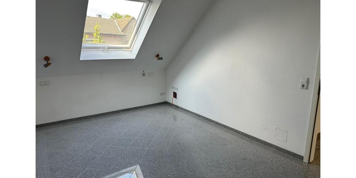 Dachgeschoßwohnung Rheda-Wiedenbrück Wiedenbrück - 4 Zimmer, 144 m&sup2;, 1.400&euro; | Angebot:26702990