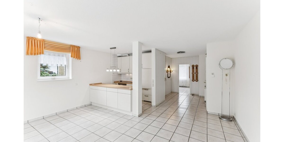 Sofort frei: Gepflegte 2-Zimmer-Erdgeschosswohnung mit großem Balkon & Tiefgaragenstellplatz - Erdgeschoßwohnung Bad Sassendorf | Angebot:25851708