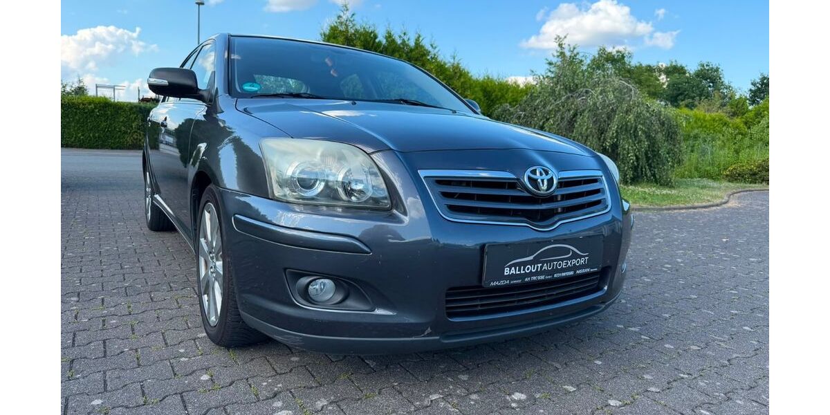 Toyota Avensis 182.000 km 2.500 &euro; Lippstadt 59557