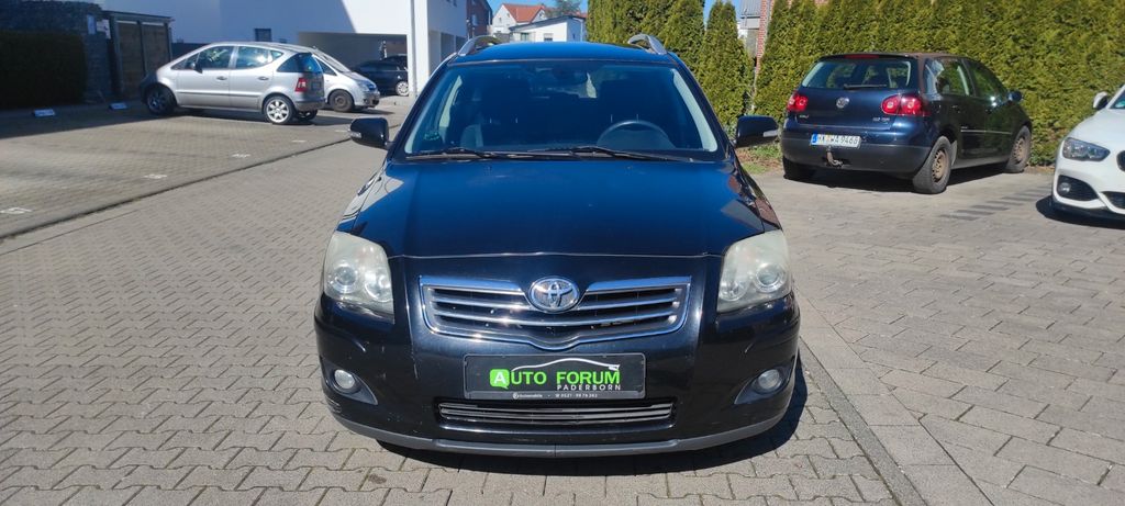 Toyota Avensis 254.000 km 1.499 &euro; Paderborn 33102