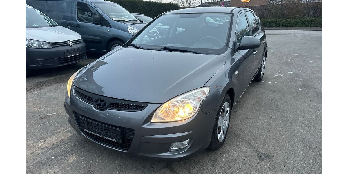 Hyundai i30 278.000 km 999 &euro; Paderborn 33100
