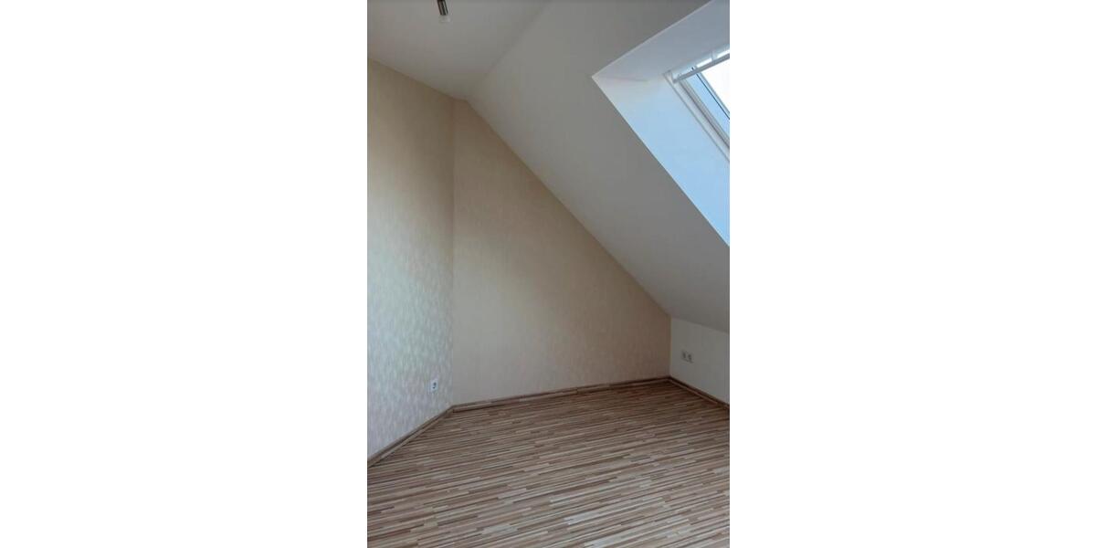 Dachgeschoßwohnung Gütersloh - 4 Zimmer, 120 m&sup2;, 900&euro; | Angebot:26689924