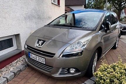 Peugeot 5008 114.305 km 4.800 &euro; Paderborn 33102