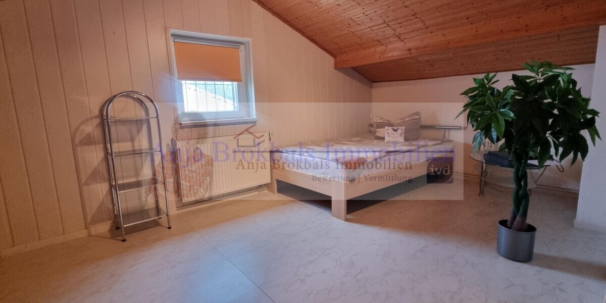 Ebenerdig, umfangreich modernisiert, TOP gepflegt, 2 Garagen - provisionsfrei für Käufer - Einfamilienhaus Rheda-Wiedenbrück Wiedenbrück | Angebot:26102822