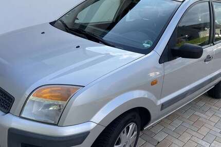 Ford Fusion 140.000 km 3.450 &euro; Büren 33142