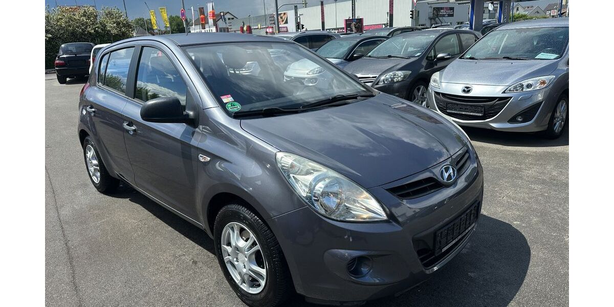Hyundai i20 131.000 km 3.499 &euro; Paderborn 33100