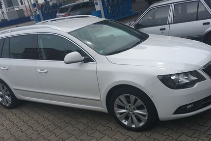 Skoda Superb 297.000 km 8.900 &euro; Delbrück 33129
