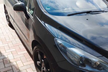 Peugeot 308 147.500 km 4.699 &euro; Rheda-Wiedenbrück 33378
