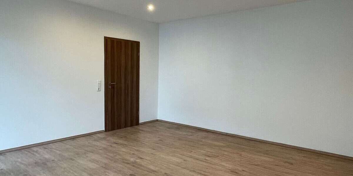 Etagenwohnung Salzkotten - 2 Zimmer, 90 m&sup2;, 650&euro; | Angebot:27340853