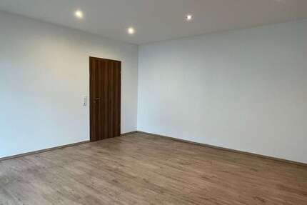 Wohnung Salzkotten - 2 Zimmer, 90 m&sup2;, 650&euro; | Angebot:27340853