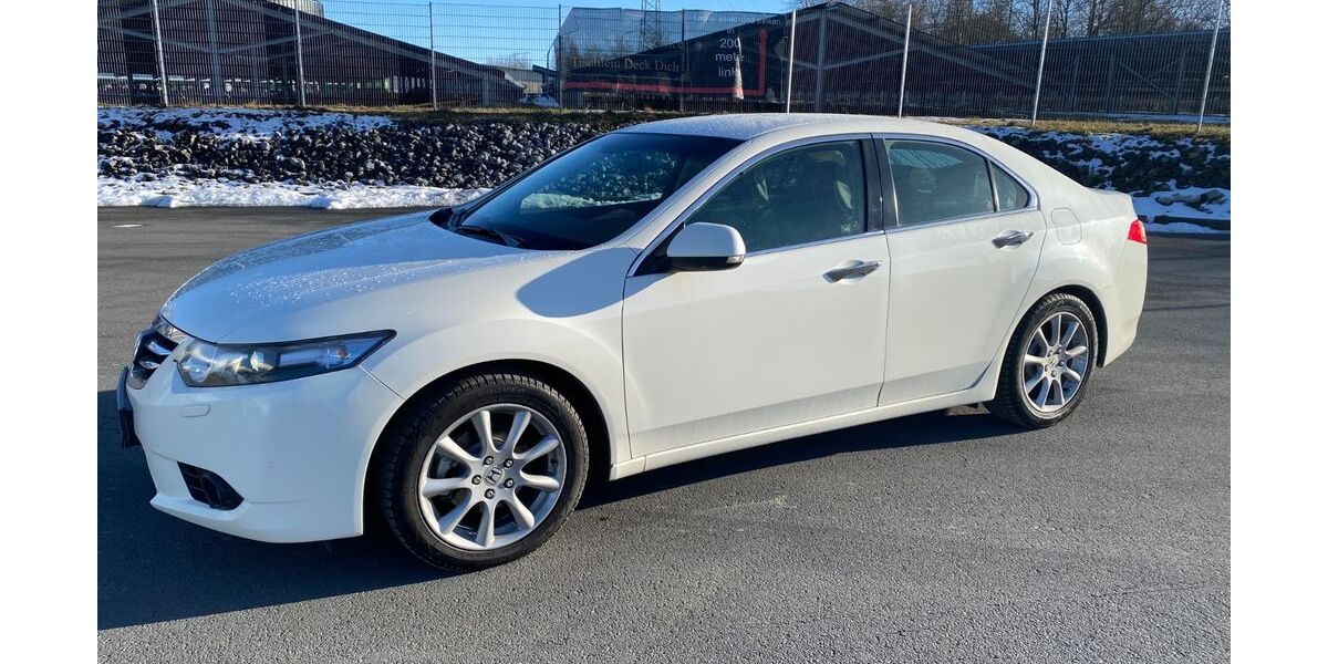 Honda Accord 203.000 km 8.000 &euro; Büren 33142