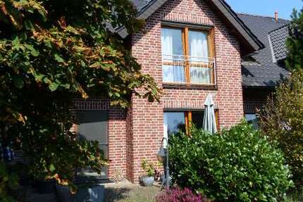 Haus Hövelhof - 4 Zimmer, 143 m&sup2;, 1.500&euro; | Angebot:25308558