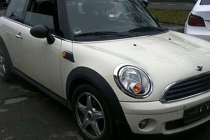 Mini One 143.880 km 4.890 &euro; Rietberg 33397