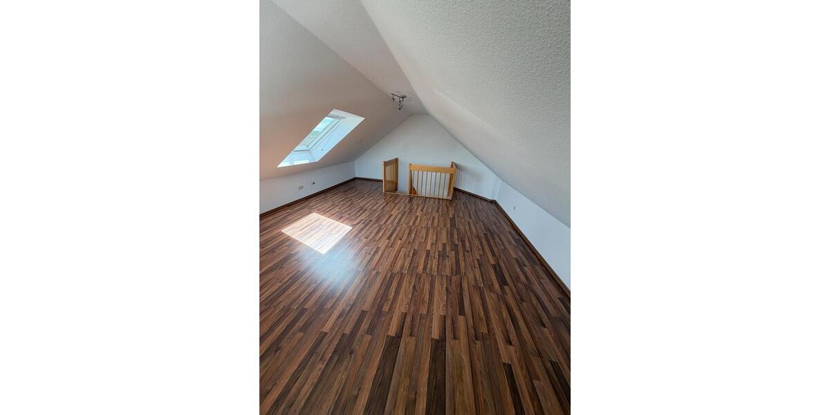 Dachgeschoßwohnung Lippstadt Bad Waldliesborn - 3 Zimmer, 85 m&sup2;, 800&euro; | Angebot:26604513