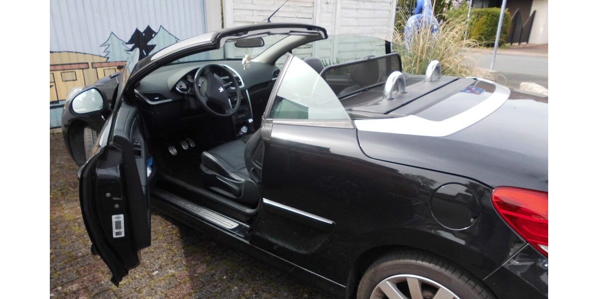 Peugeot 207 CC 71.400 km 5.700 &euro; Paderborn 33104