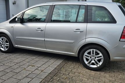 Opel Zafira 124.000 km 3.500 &euro; Rüthen 59602