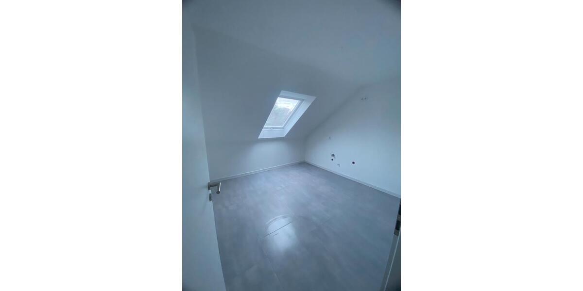 Dachgeschoßwohnung Büren - 4 Zimmer, 99 m&sup2;, 765&euro; | Angebot:24643844