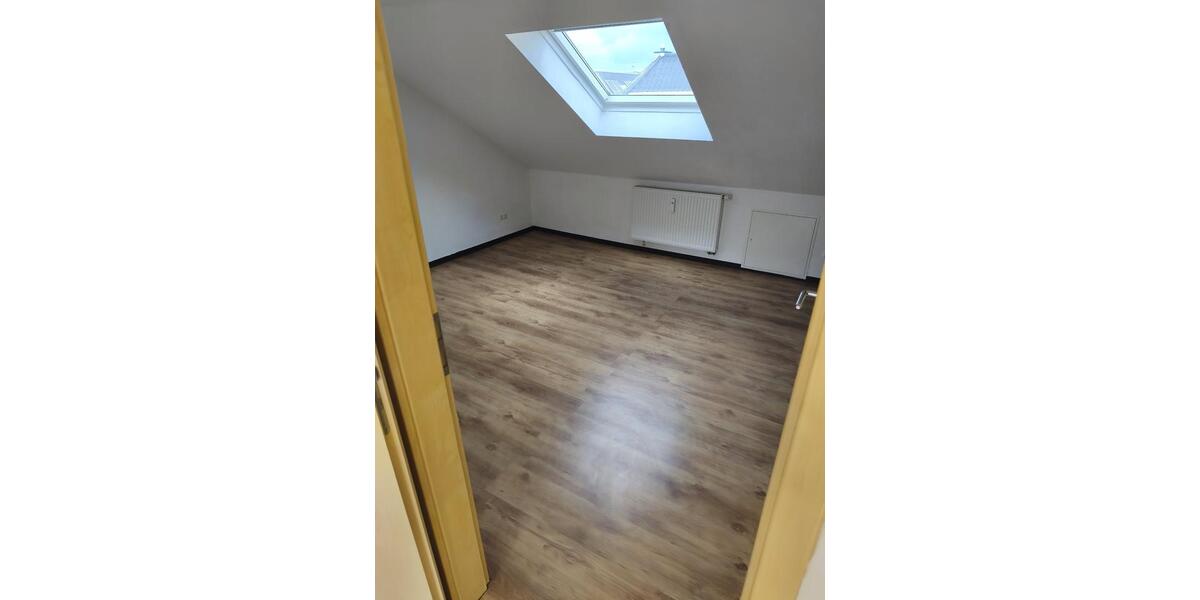 Dachgeschoßwohnung Paderborn - 2 Zimmer, 38 m&sup2;, 490&euro; | Angebot:26656166