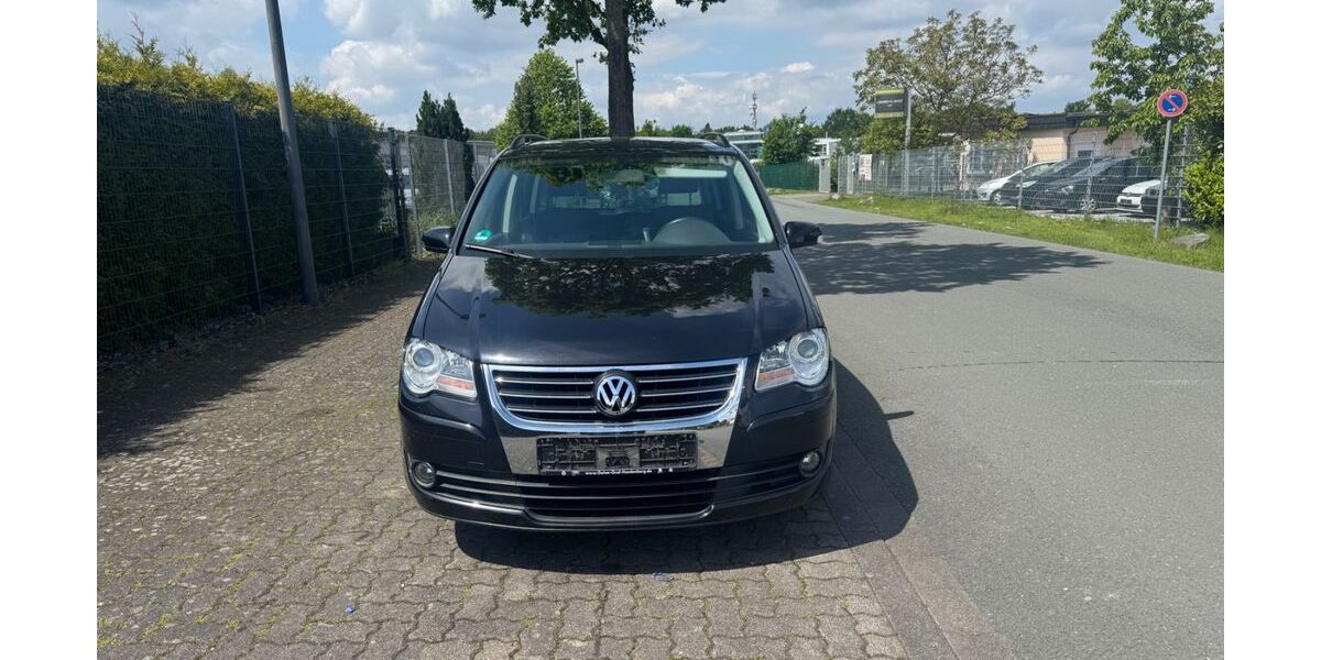 VW Touran 199.000 km 2.600 &euro; Lippstadt 59557