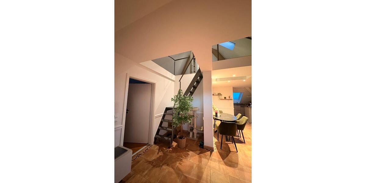 Dachgeschoßwohnung Gütersloh - 2 Zimmer, 85 m&sup2;, 1.100&euro; | Angebot:26041681